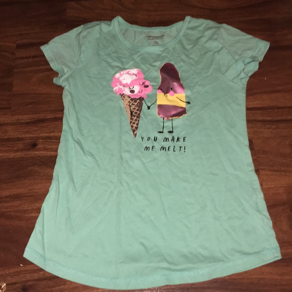 blue tee shirt